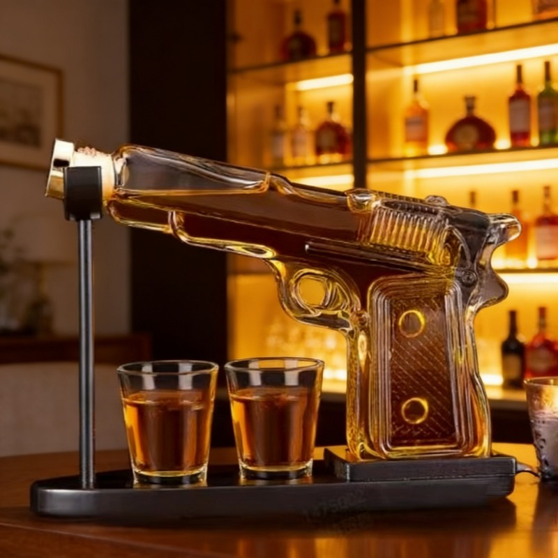 Pistol Shape Whiskey Decanter  – Home Bar Setup recenzja i cena