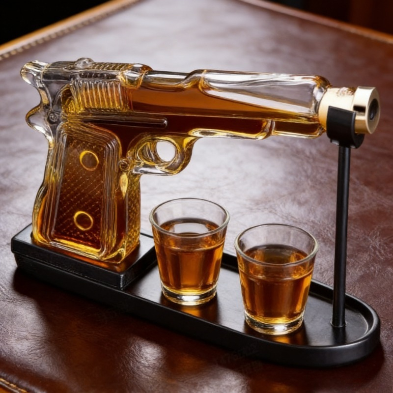 Pistol Shape Whiskey Decanter  – Home Bar Setup recenzja i cena