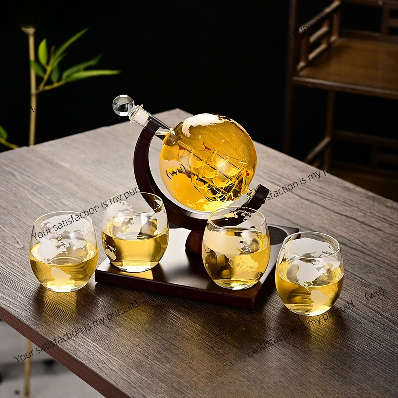Creative Whiskey Glass Bottle  – Decanter Globe Set recenzja i cena